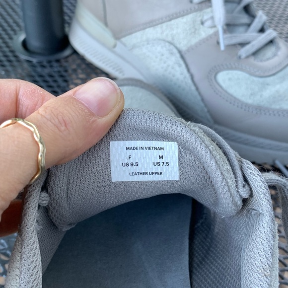 Everlane Tread Trainer Sneakers, women’s Size 9 (9.5 on label, they run small) - Picture 2 of 5